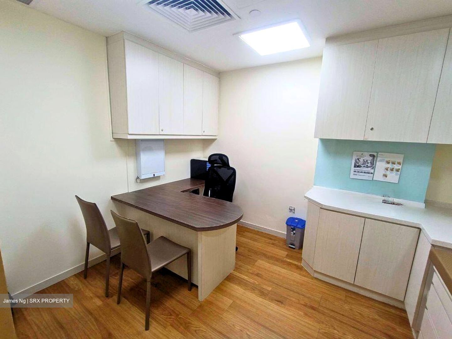 Gleneagles Hospital (D10), Retail #503376601
